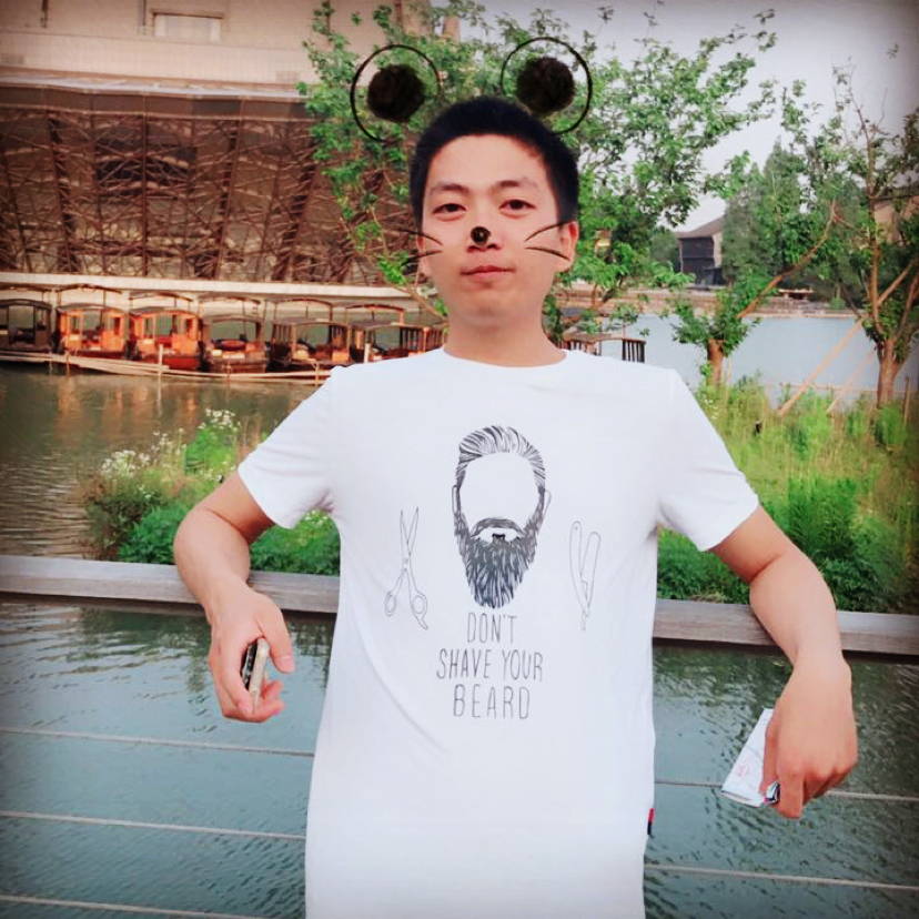 小松鼠倾心还单身的照片