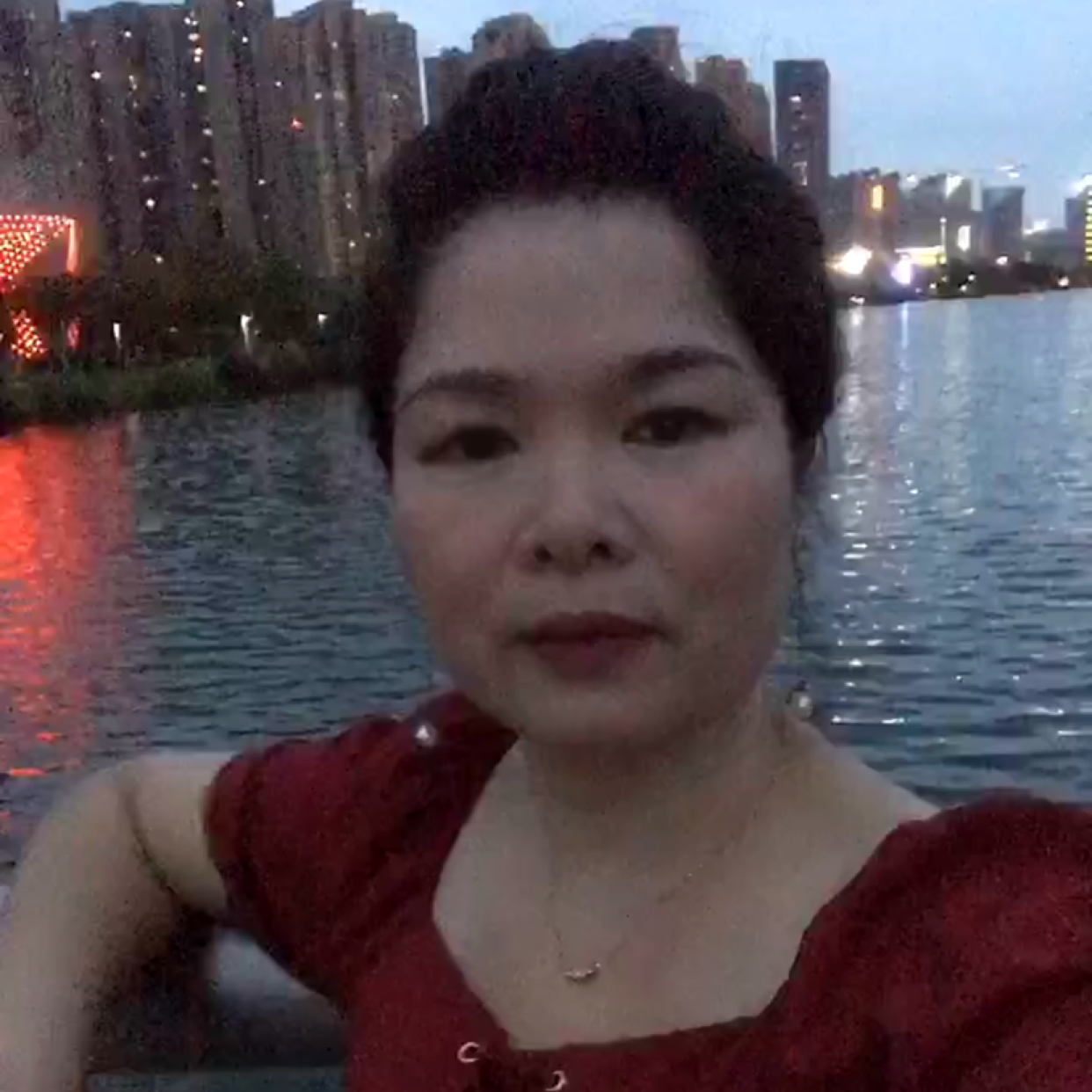 易芳的照片