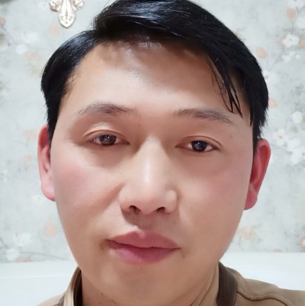小嘴欠咬的照片