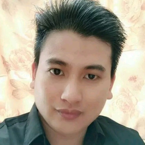 忧虑黑猫的照片