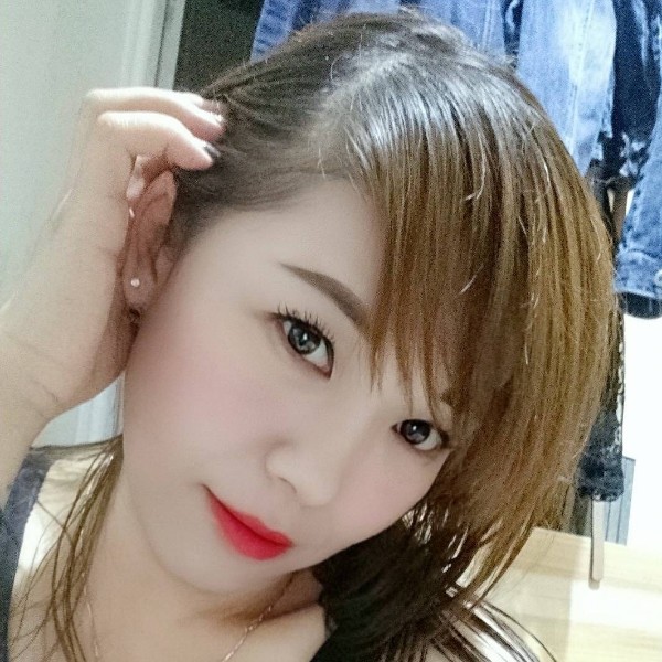 鸡凝眸漠然的照片