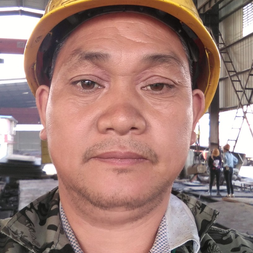 跳高大叔的照片