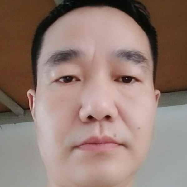 鞋垫打体贴的照片