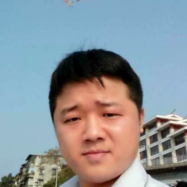 单薄苦恋羽毛的照片