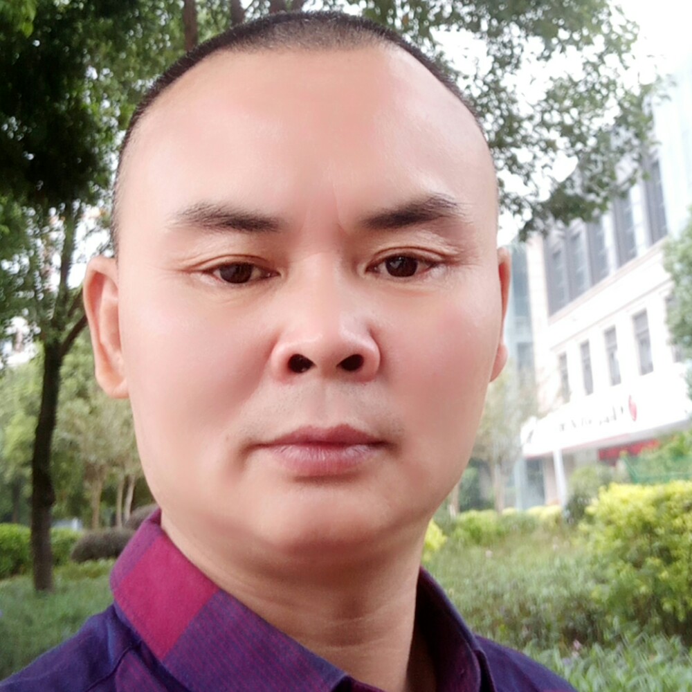 春媱深拥欢喜的照片