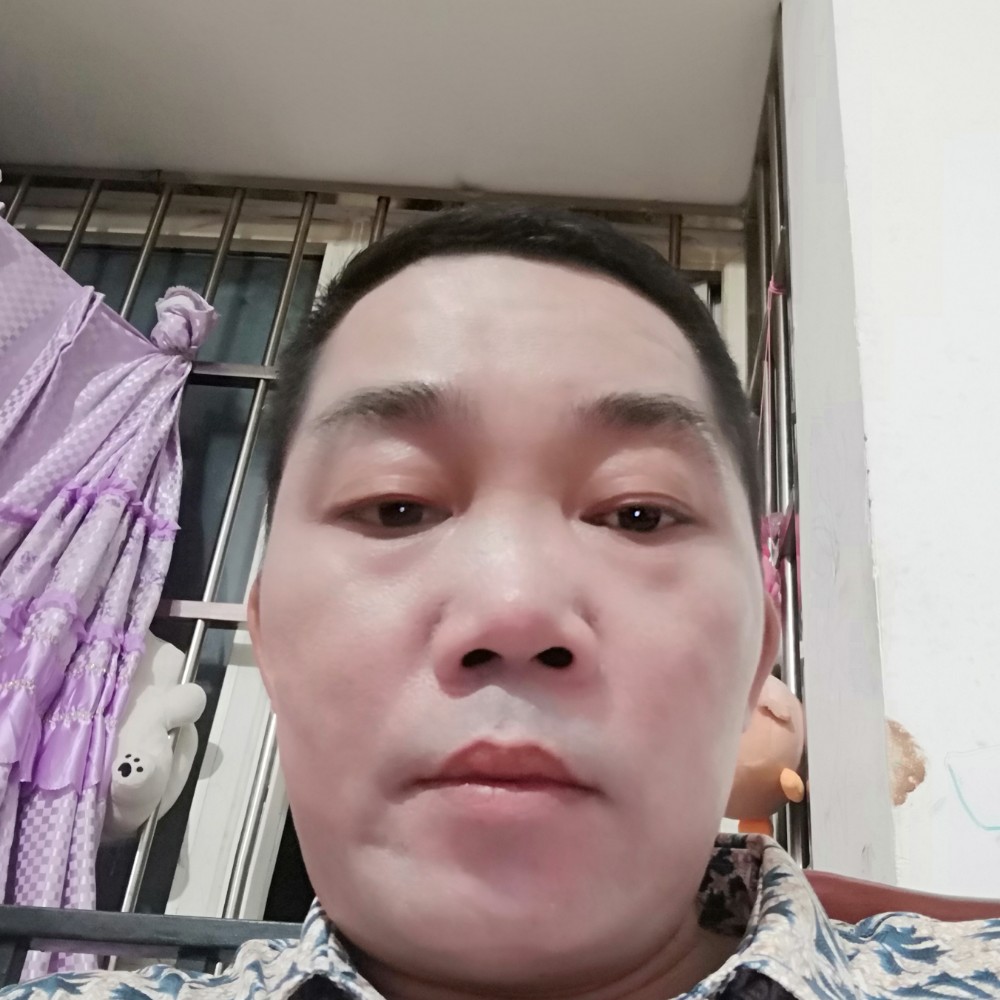 沐樱浅吻暧昧的照片
