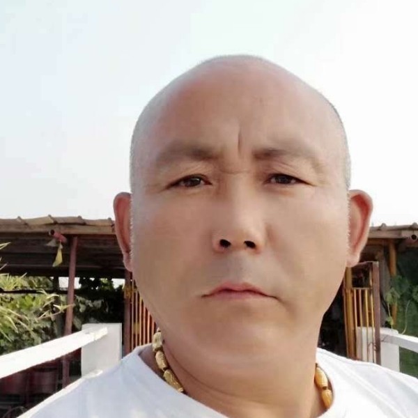 甜美苦恋霓裳的照片