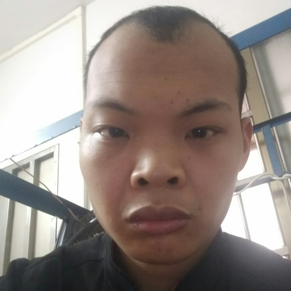 鞋子泪了热心的照片