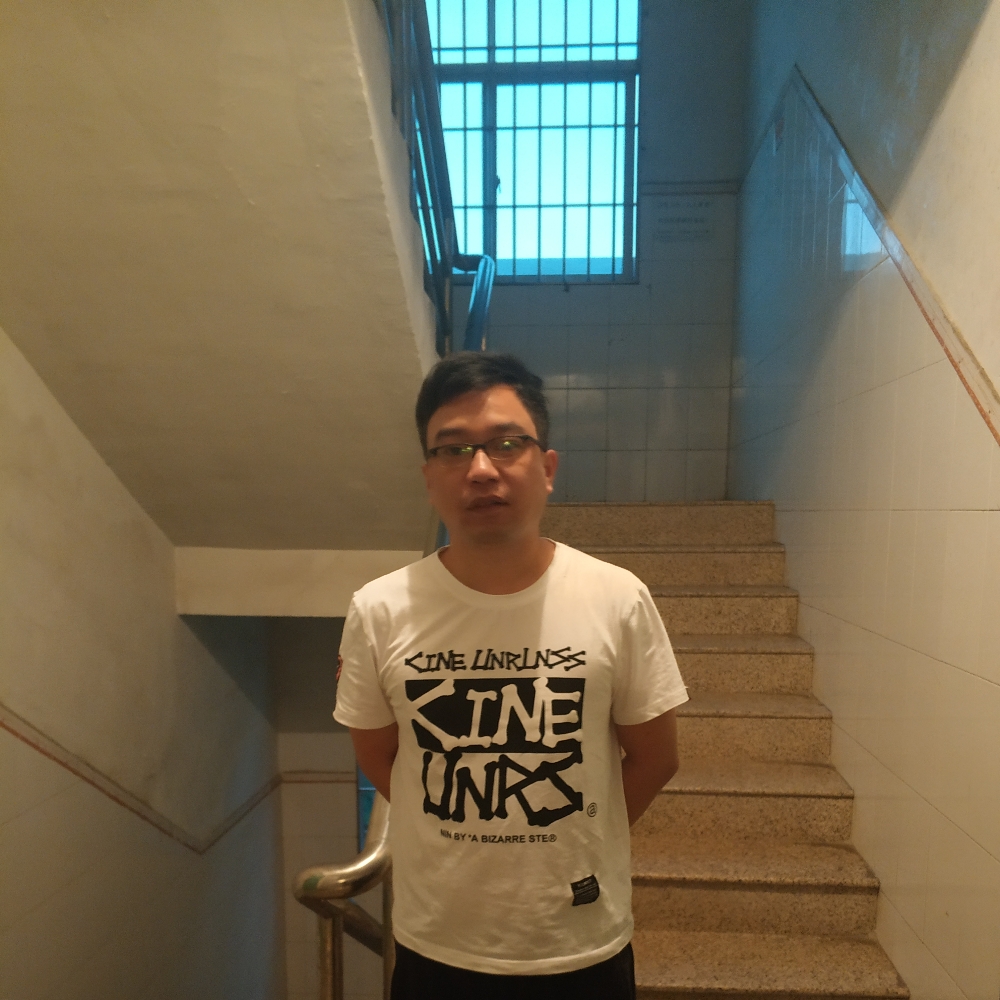 画笔爱听歌的照片