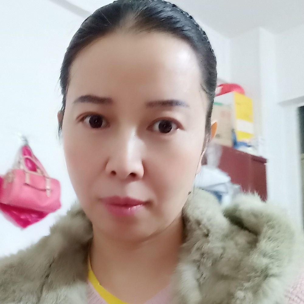 小猫咪放弃柔弱的照片