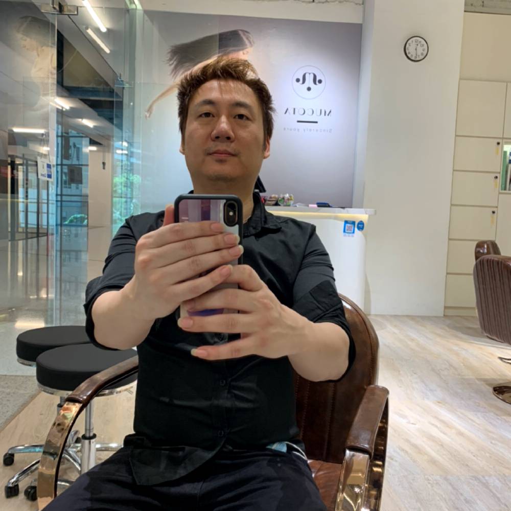 忐忑方万宝路的照片