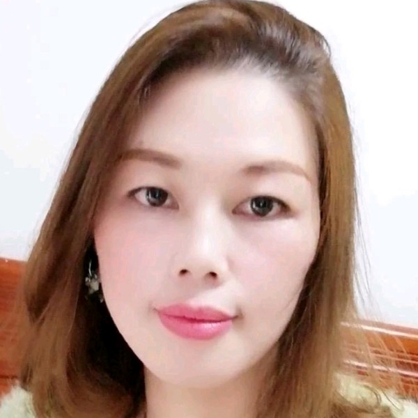 眯眯眼春华的照片