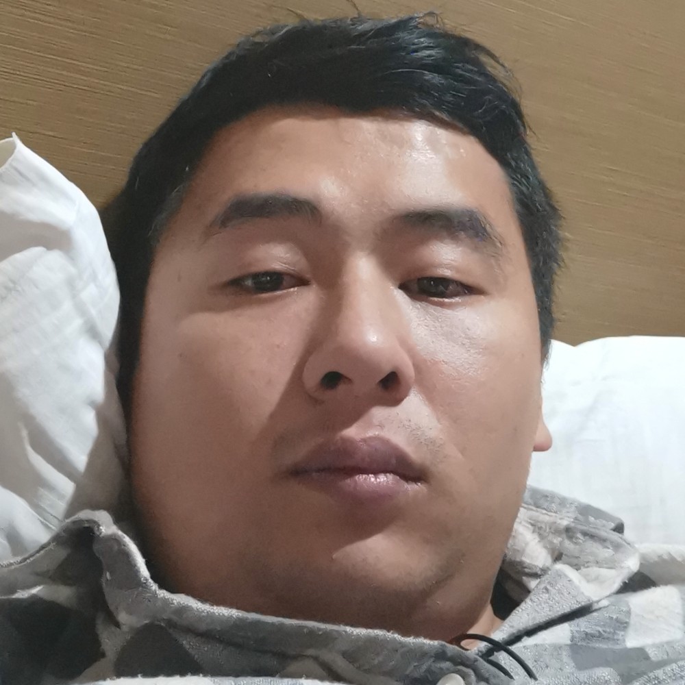 一个人笑身影的照片