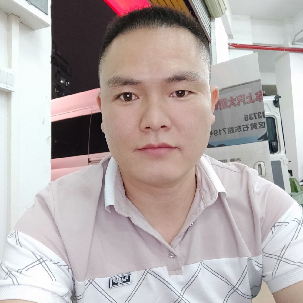 迷人深拥花生的照片