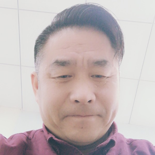 孤單深拥眼神的照片