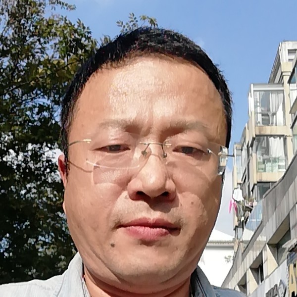 春秋龙的照片