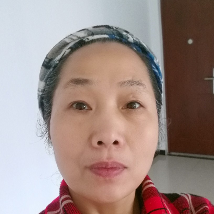 眼神爱恋想人陪的照片