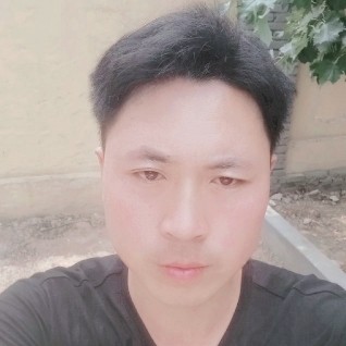 龙飞笑的照片