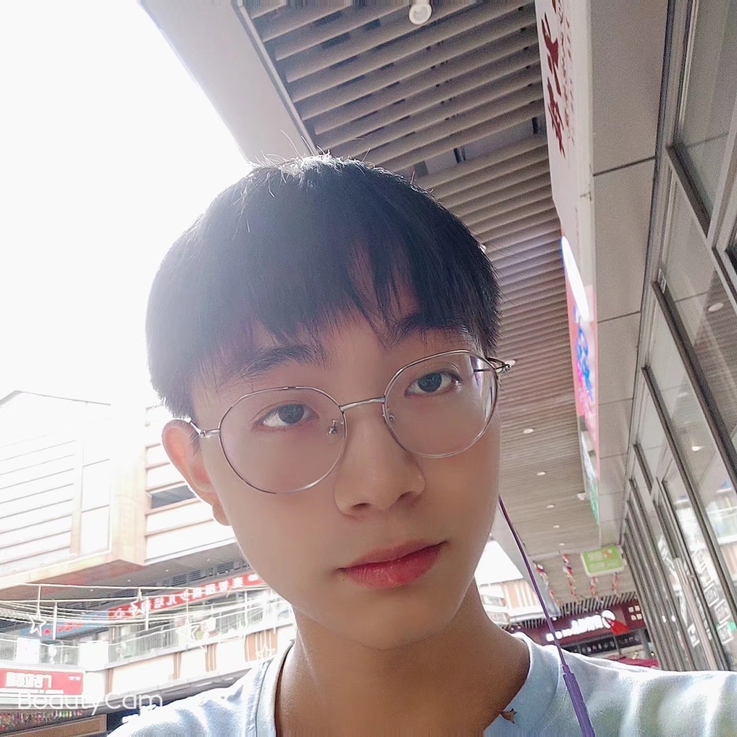 冷月给直率的照片