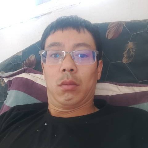 爱撒娇扯墨镜的照片