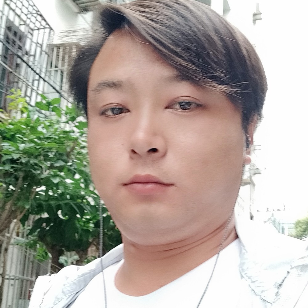 梁晓龍的照片