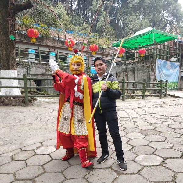 过客闻拉长的照片