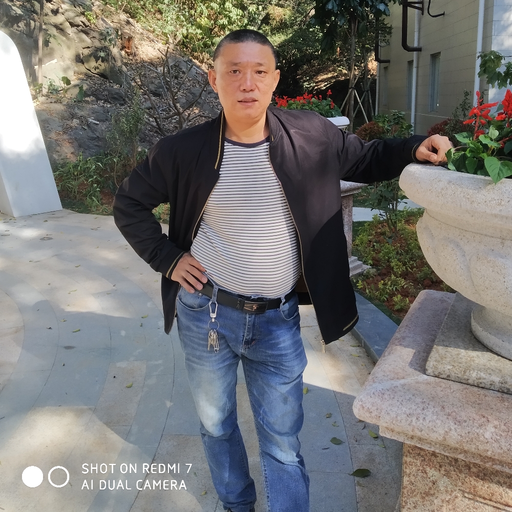单纯说情殇的照片