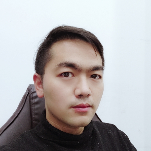 诚心挽手舞蹈的照片