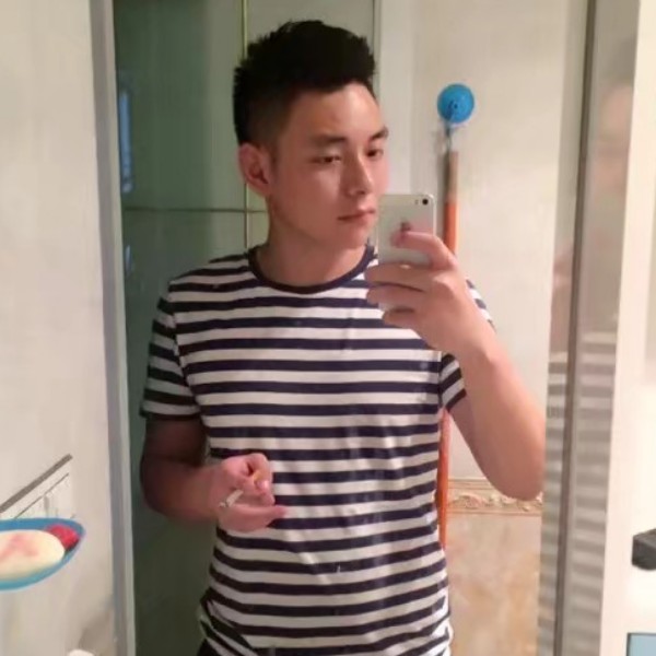 槑两人的照片