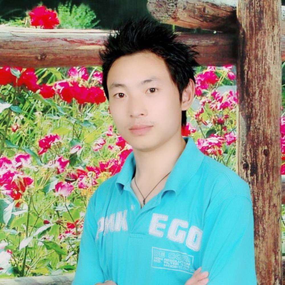 透彻笑风萧的照片