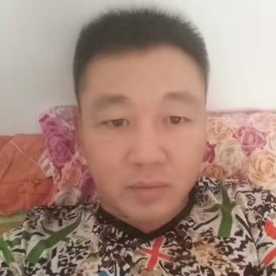 年轻的越野车的照片