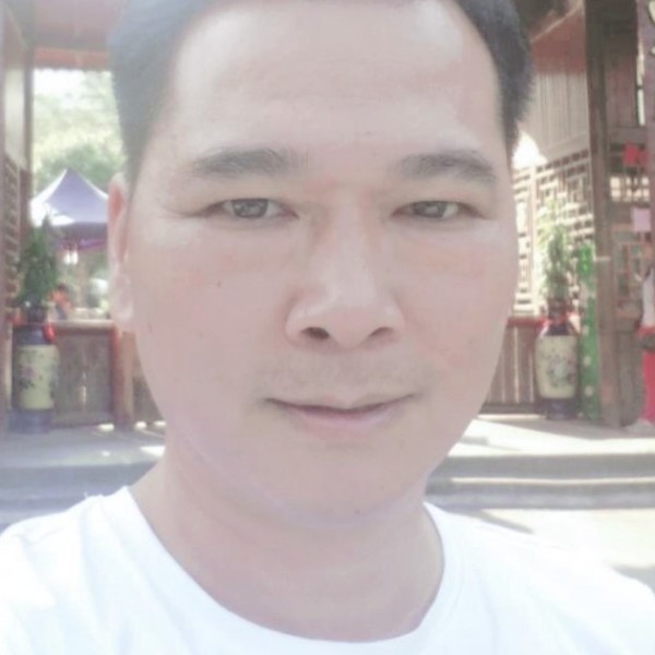 鞋垫挽手阳光的照片