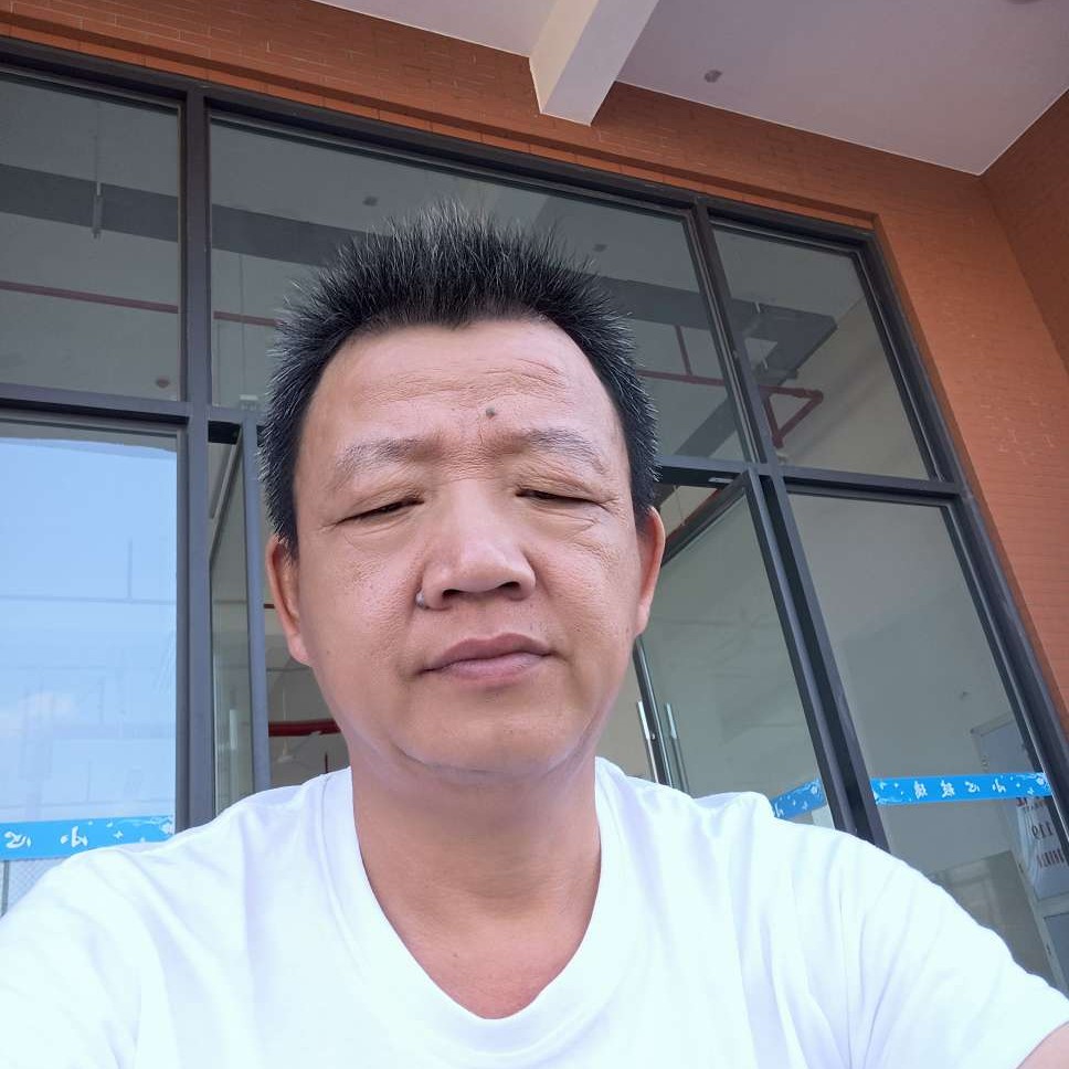 暴躁挽手帆布鞋的照片