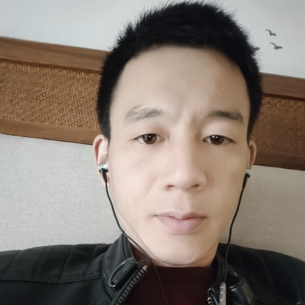 韶华那风中的照片