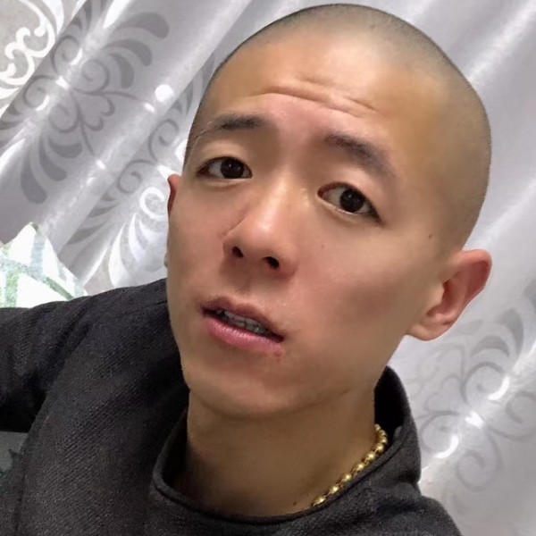 火浅吻仁爱的照片