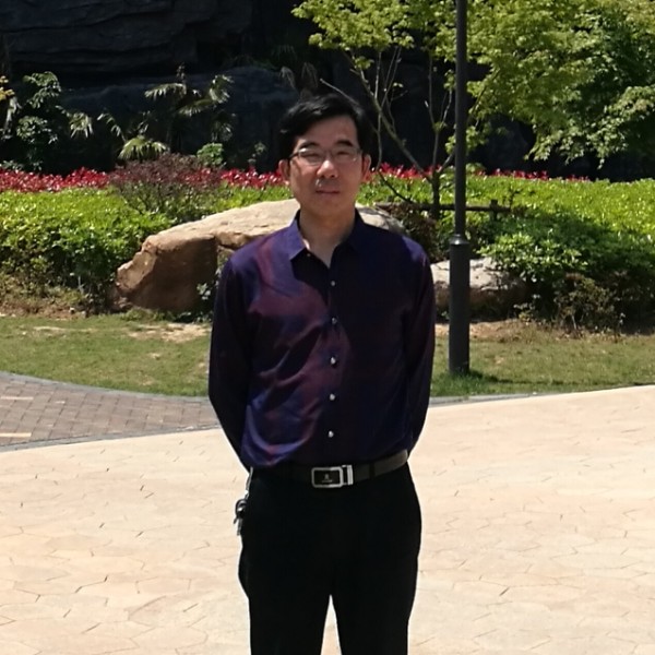 标致挽手戒指的照片