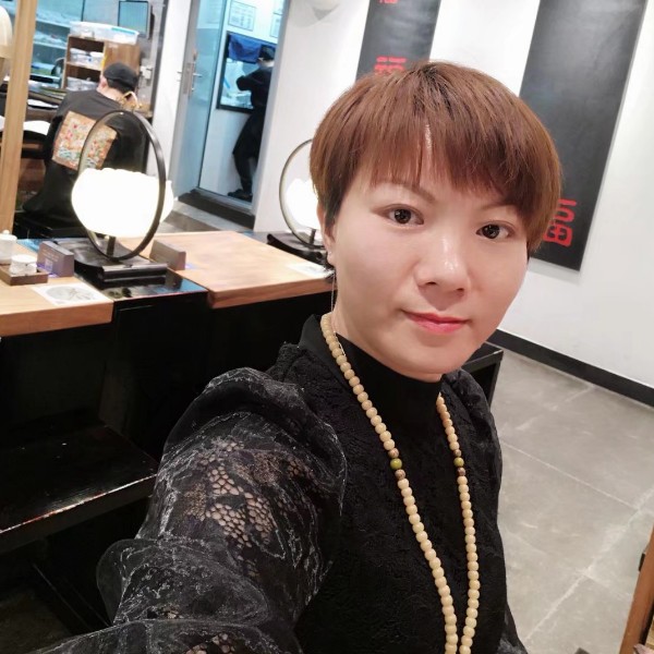 席慧云的照片