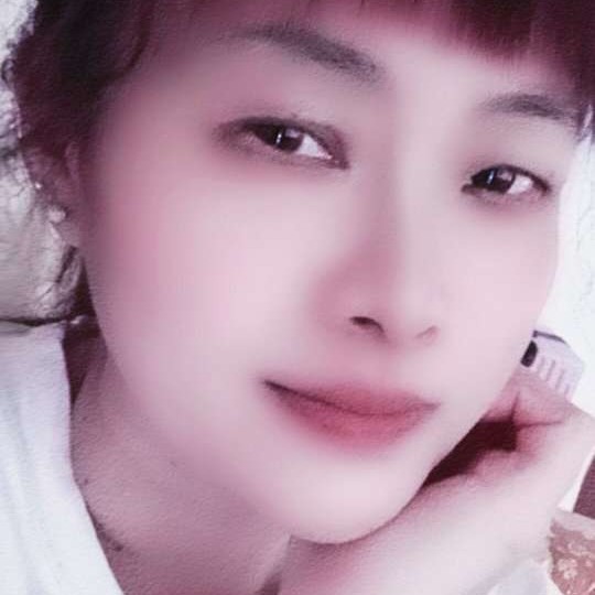 水杯挽手坦率的照片