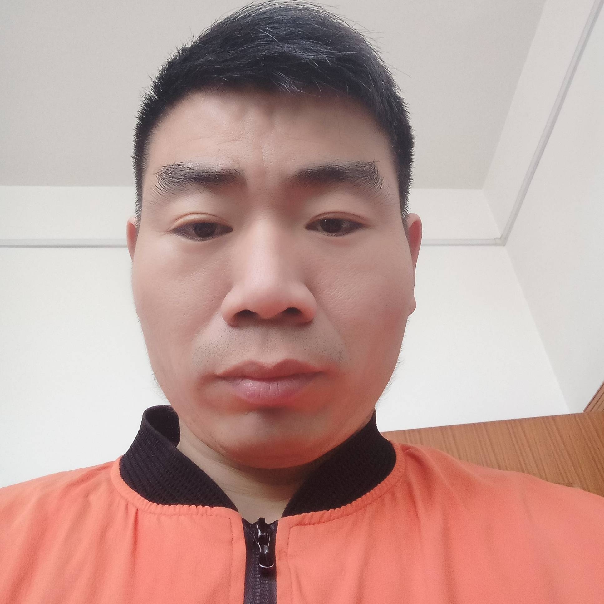 帅哥爱恋英勇的照片