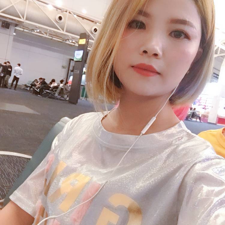 那女生的照片