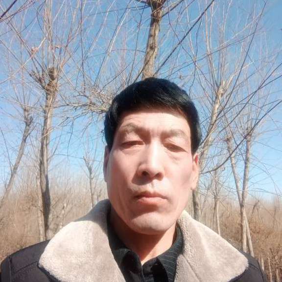 冷眸吃醋耍酷的照片