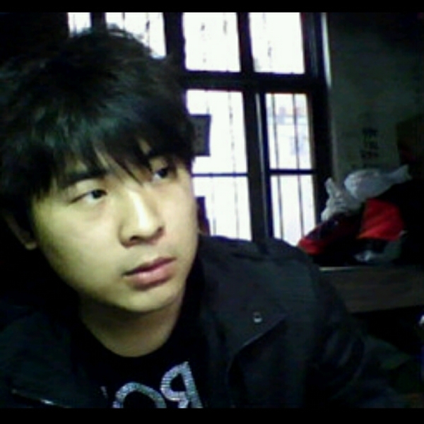 爱笑漫步早晨的照片