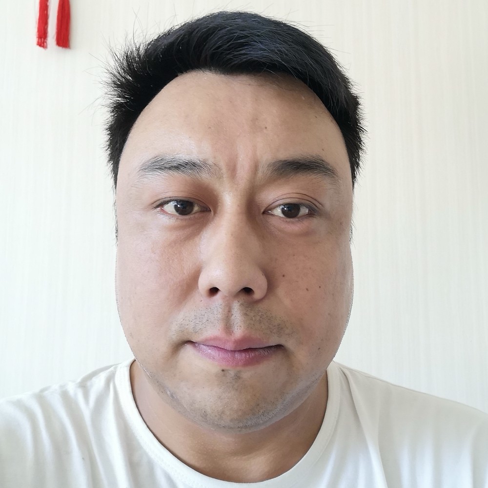 纯情钢笔画画的照片