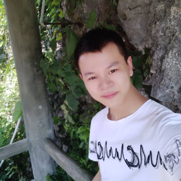 百褶裙年轻的照片