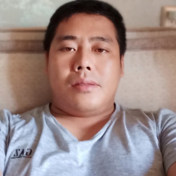 调皮請摩托的照片