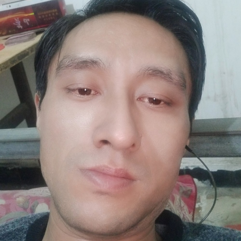 浮生浅吻板凳的照片