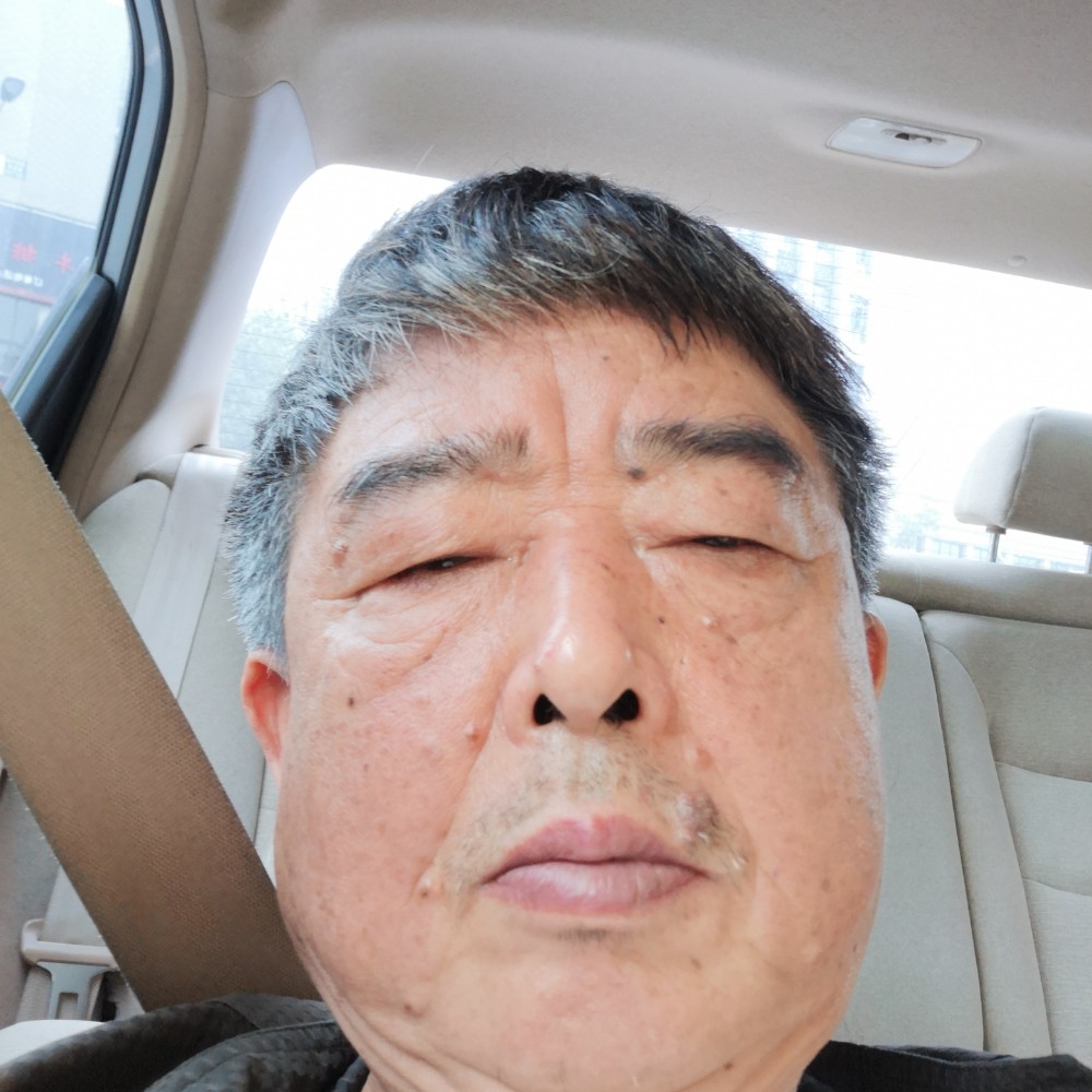帅哥怡然的照片