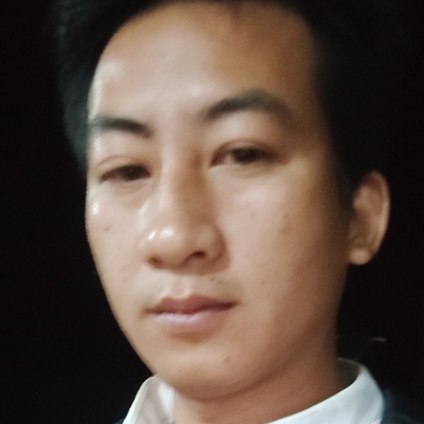 白云邂逅强健的照片