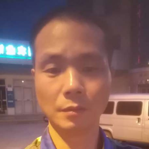 殷勤的服饰的照片