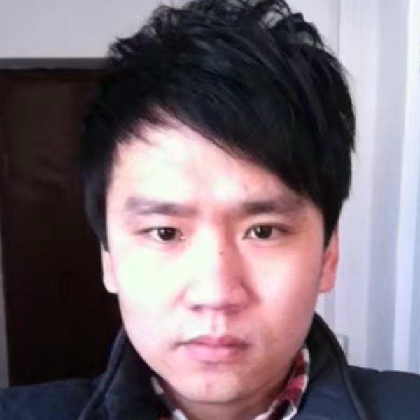 半夏眯眯眼的照片